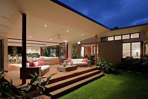 Barefoot At Broken - Accommodation NSW 5