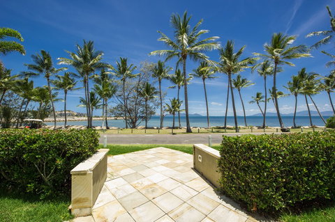 Pure Magnetic Villa 4 - Accommodation NSW 2