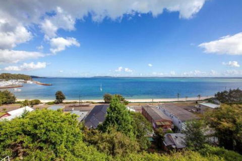 Quarterdeck Unit 5 12 Magnus Street - Accommodation NSW 5