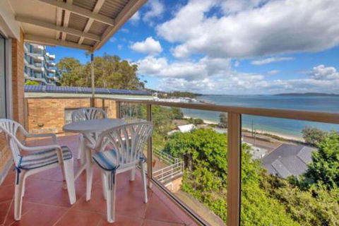 Quarterdeck Unit 5 12 Magnus Street - Accommodation NSW 7