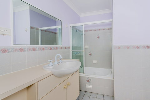 Pebble Pde 1 / 14 Fingal Bay - Accommodation NSW 5