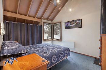 Kirwin - Accommodation NSW 1