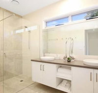 18 on Rayner - swish apartment Myrtleford - Accommodation NSW