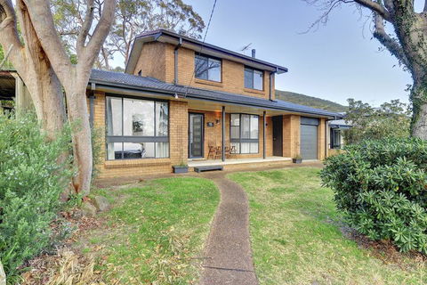 Ronald Avenue 101 Sea Behind The Trees - Accommodation NSW 3