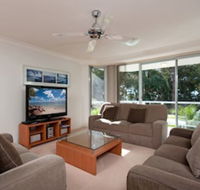 Bagnalls Beach Apartment Unit 3 / 153 Government Road - Accommodation NSW