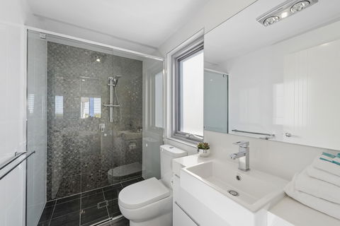 Iroise Beachside Apartment - Accommodation NSW 2