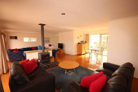Verona Vineyard Cottage - Accommodation NSW 7