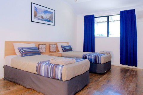 Cable Beach Apartments - Accommodation NSW 6