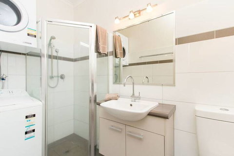 Cable Beach Apartments - Accommodation NSW 7