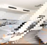 Spacious Apartment Close to Chatswood - Accommodation NSW