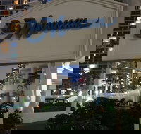 Resort-Style Apartment Opposite Beach - Accommodation NSW