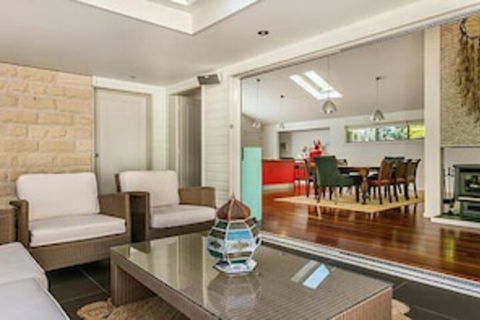 Red Bohemian - Accommodation NSW 4