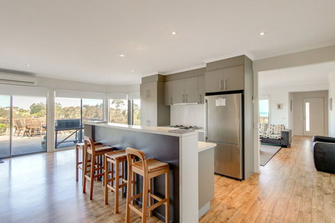 The Bach - Accommodation NSW 3