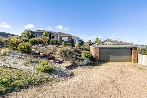 The Bach - Accommodation NSW 1