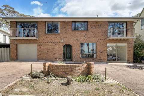 Four Seasons - Accommodation NSW 6