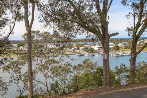 Four Seasons - Accommodation NSW 1