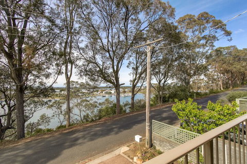 Four Seasons - Accommodation NSW 2