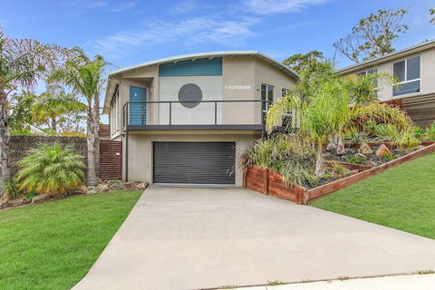 Lake House - Accommodation NSW 4