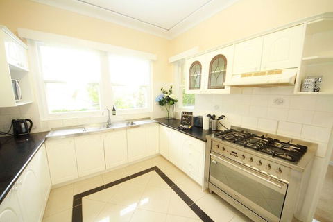 Baulkham Hills Beauty - Accommodation NSW 6