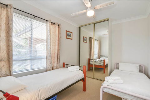 Surf Side Palms 12 - Accommodation NSW 6