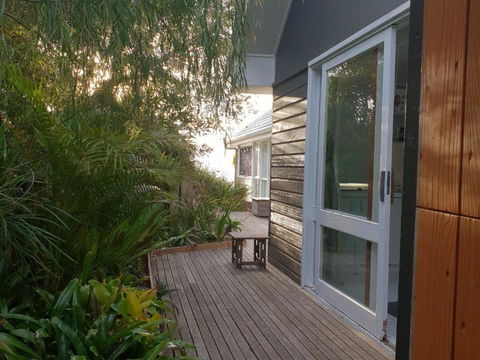 Ningaloo Formerly Willows House - Accommodation NSW 6