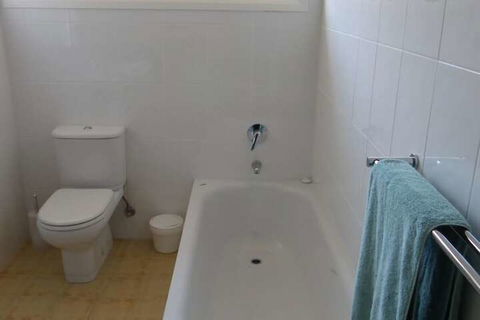 Gwydir Court 1 - Accommodation NSW 4