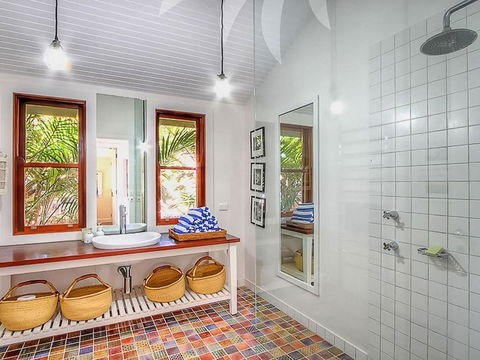 Barefoot On Blueys - Accommodation NSW 4