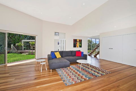 Kilala Executive Home - Accommodation NSW 5