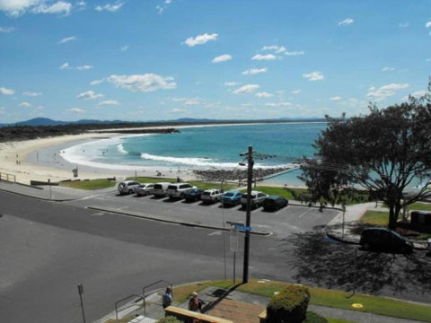 Beachpoint Unit 202 28 North Street - Accommodation NSW 4