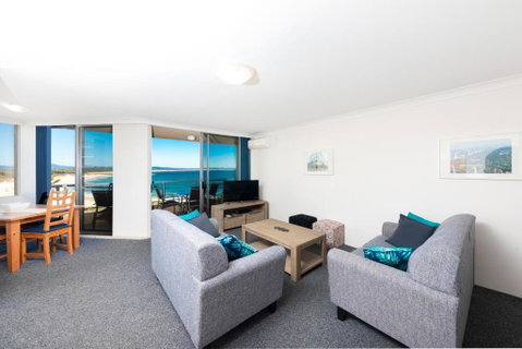 Beachpoint Unit 303 28 North Street - Accommodation NSW 6