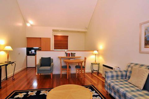 Villa Merlot Located Within Cypress Lakes - Accommodation NSW 4