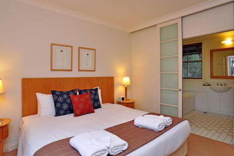 Villa Merlot Located Within Cypress Lakes - Accommodation NSW 6