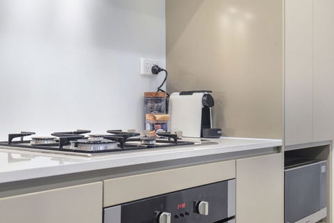 Charming & Spacious Living In A Serene Location - Accommodation NSW 3