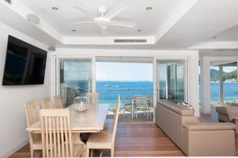 Shoal Bay Views At Shoal Bay - Accommodation NSW 4