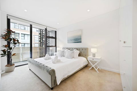 Brand New Ultra Luxe Apt Next To Central CBD - Accommodation NSW 5