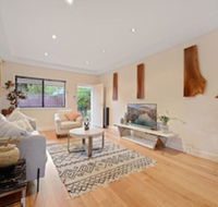 Tranquil  Spacious Home Near Shopping Mall - Accommodation NSW