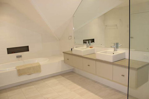 Ama Worimi - Accommodation NSW 7