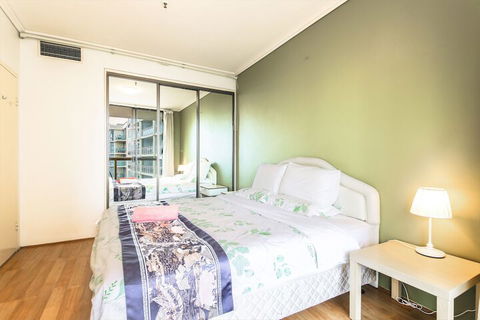 Amazing Location Cozy Stay With Parking - Accommodation NSW 6