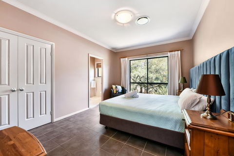 Ironstone Estate - Accommodation NSW 5