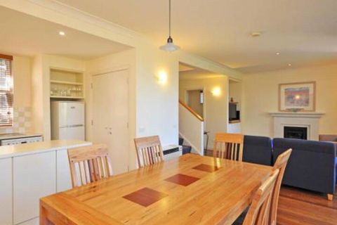Villa Petit Verdot Located Within Cypress Lakes - Accommodation NSW 3