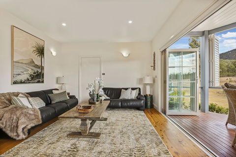 Brokenback Views Country Estate - Accommodation NSW 3