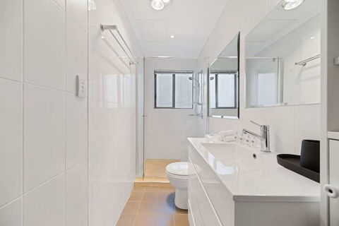 HomeHotel 4 Bedroom & Homeoffice With Nice Pool - Accommodation NSW 5