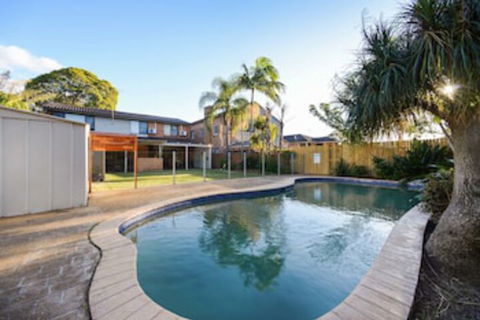 HomeHotel 4 Bedroom & Homeoffice With Nice Pool - Accommodation NSW 0
