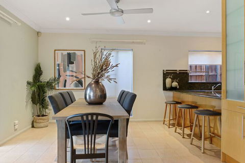 HomeHotel 4 Bedroom & Homeoffice With Nice Pool - Accommodation NSW 7