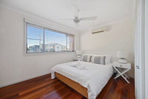 HomeHotel 4 Bedroom & Homeoffice With Nice Pool - Accommodation NSW 1
