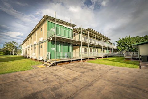 Victoria Accommodation Village - Accommodation NSW 3