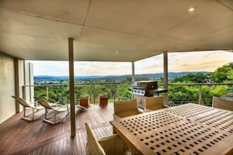 Highview - Accommodation NSW 4