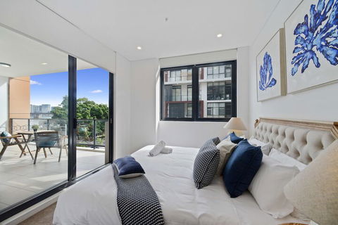 HomeHotel Waterside Luxury & New Residences - Accommodation NSW 5