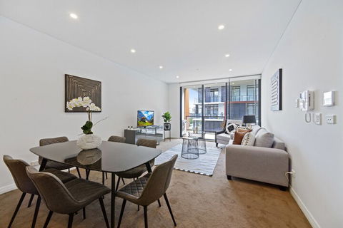 HomeHotel Waterside Luxury & New Residences - Accommodation NSW 1