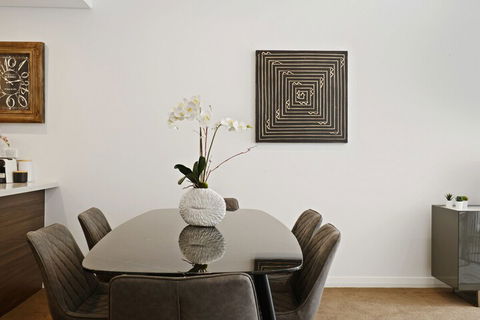 HomeHotel Waterside Luxury & New Residences - Accommodation NSW 2